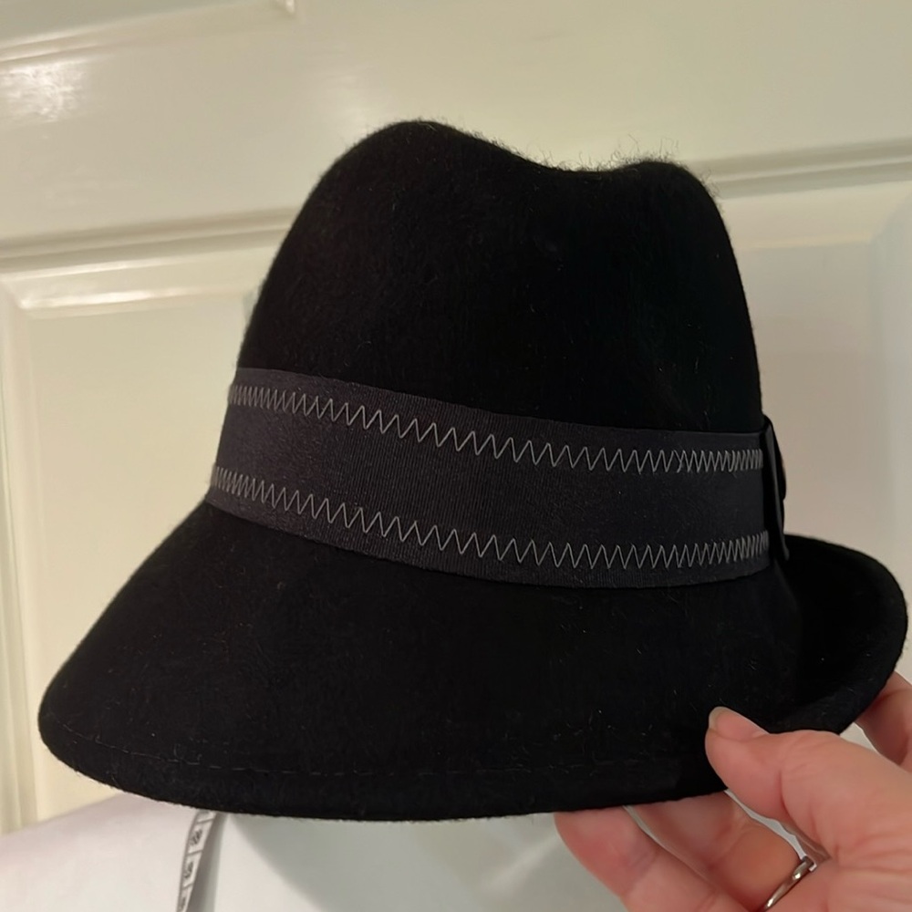Women’s Goorin Bros black fedora medium